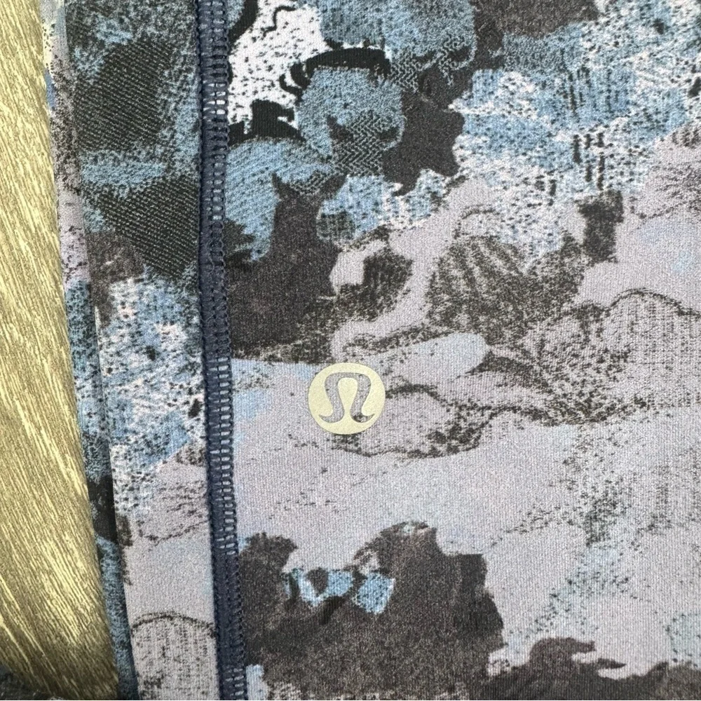 Lululemon Speed Up Tight Full-On Luxtreme 28” Leggings Screen Camo Multi Size 6